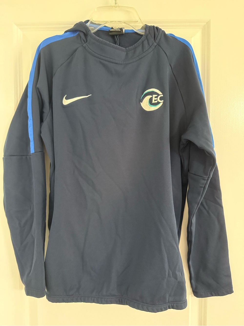 Nike Dri-FIT Eckerd College Tritons Team
Issued Pullover Hoodie Navy Blue
